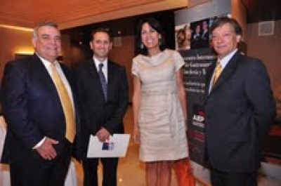 Paul Contesse, gerente general Hotel Noi Vitacura; Jesús Villate, Rector de AIEP; Jaquelinne Plass, Subsecretaria de Turismo; Fernando de la Fuente, Director Escuela de Gastronomía, Hotelería y Turismo de AIEP.