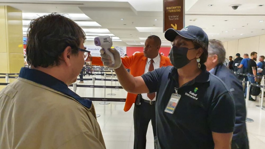 Extreman medidas de higiene en el Aeropuerto panameño de Tocumen