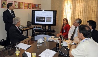 La aerolínea de bandera estadounidense realizó una presentación ante la mesa directiva de la CAP.