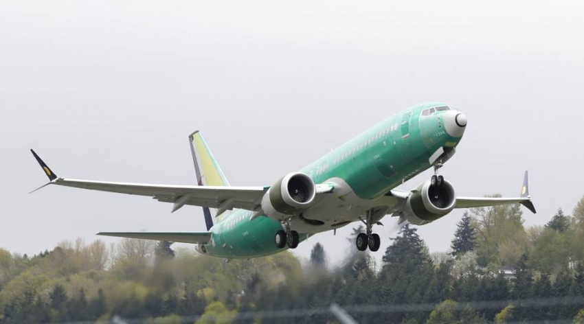 Un avi&oacute;n B737 MAX 8 en el vuelo de prueba previo a la entrega Ted S. Warren AP