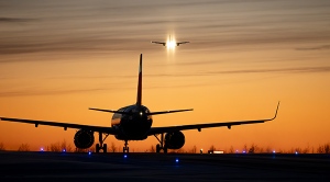 La escasez de combustible en Europa pone en alerta a las aerol&iacute;neas