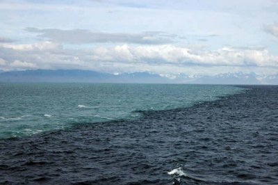 Culmina primera misi&oacute;n submarina en b&uacute;squeda de avi&oacute;n malayo