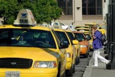 Discuten qui&eacute;n pagar&aacute; mejoras tecnol&oacute;gicas en los taxis de Miami  