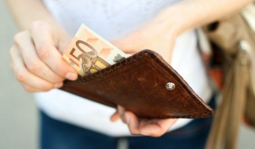 Los espa&ntilde;oles prefieren pagar en efectivo antes que de forma electr&oacute;nica