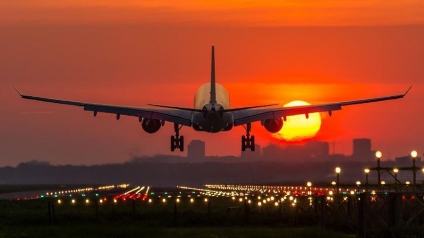 Argentina: ya empiezan a suspender tambi&eacute;n los vuelos de octubre