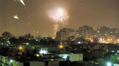  Aeropuerto Internacional Jorge Chávez, Pirotécnicos, Navidad 2011. La visibilidad vio reducida de mil metros a 450 a causa de humo.