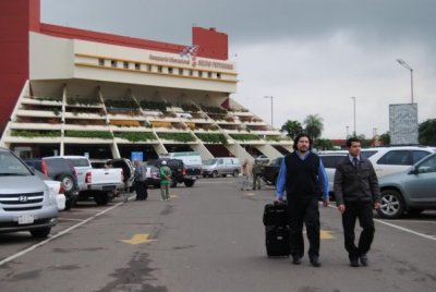 Paraguay: aerol&iacute;nea calienta motores