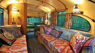 As&iacute; se convierte un viejo autob&uacute;s en un moderno hotel rodante