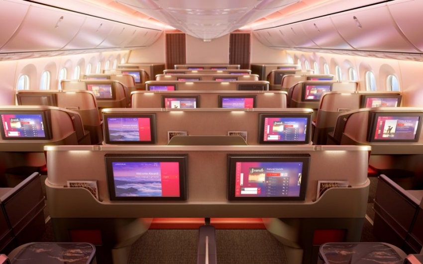 LATAM celebra la llegada de sus nuevas cabinas dibujando en vuelo un avi&oacute;n sobre Per&uacute;