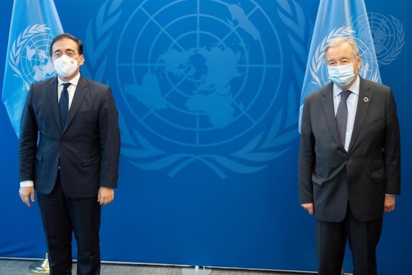 Jos&eacute; Manuel Albares junto al secretario general de la ONU, Antonio Guterres. 