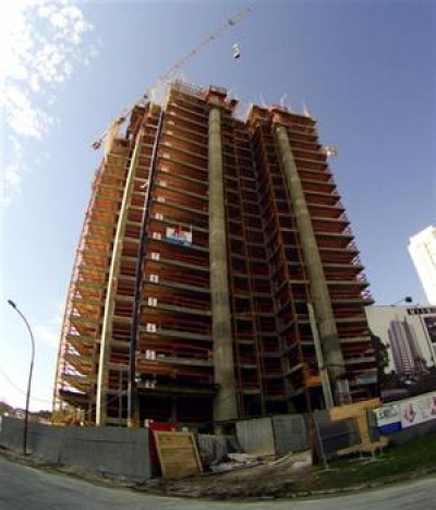 Por ahora, las obras ya iniciadas contin&uacute;an, aunque a ritmo lento.