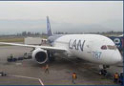 Despegó el primer Boeing 787 Dreamliner de LAN Airlines