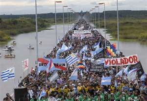 “Los otros tiempos eran normales...” (Reflexiones en torno al corte del Puente General San Martin)