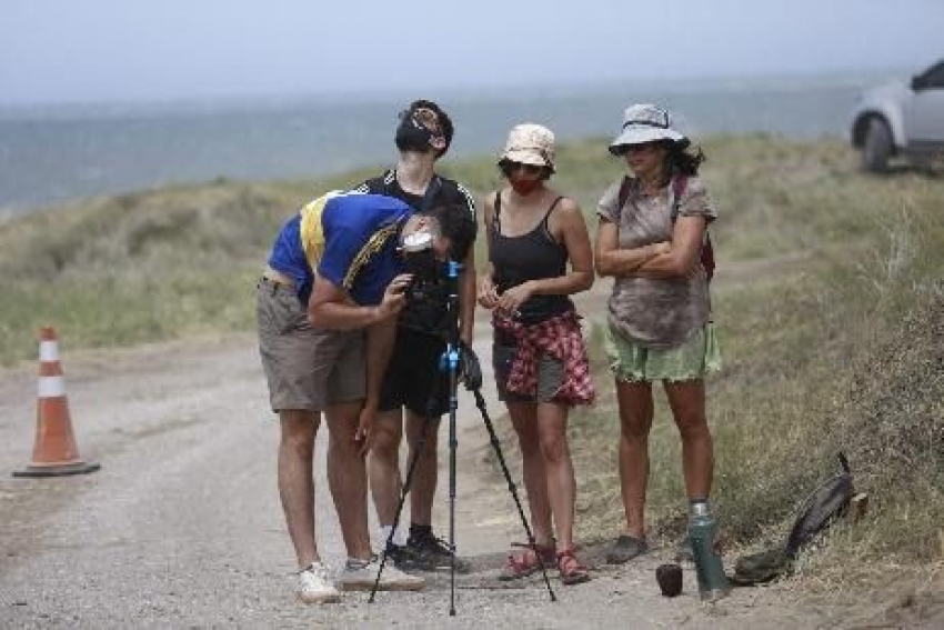 Argentina: el eclipse gener&oacute; $ 46 millones de ingresos por turismo en Rio Negro