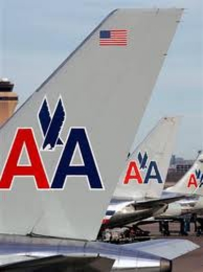 Acciones de American Airlines se desploman 32%