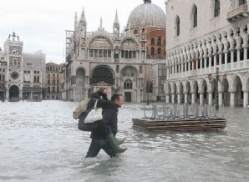 La Italia hist&oacute;rica se derrumba