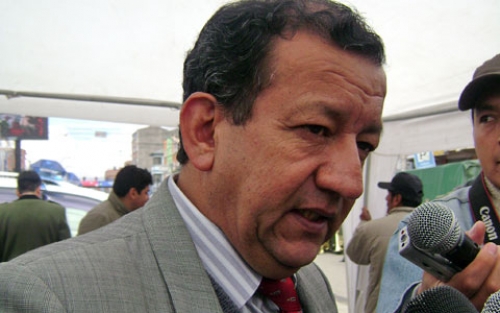 V&aacute;squez defiende la necesidad de que los malos polic&iacute;as, con antecedentes de irregularidades, dejen la instituci&oacute;n.