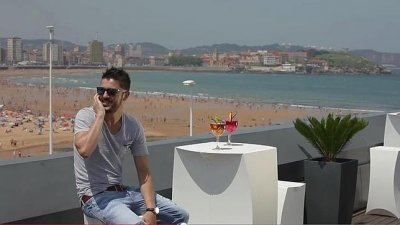 David Villa protagoniza gratis el nuevo vídeo de turismo de Gijón