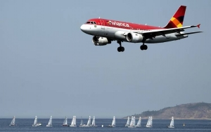 Contin&uacute;an las compras y fusiones entre aerol&iacute;neas
