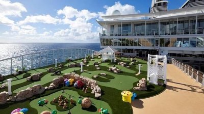 El crucero m&aacute;s grande del mundo, el Oasis Of The Seas, por dentro