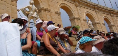 Turismo Tercera Edad: Hoteleros discuten tarifas