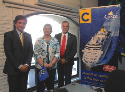 Carlos Nu&ntilde;ez, Lili&aacute;m Kechichian y Carlos Pera