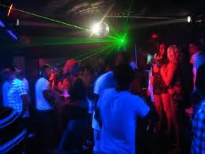 Excesos de alcohol y sexo, un turismo brit&aacute;nico que Baleares quiere atajar