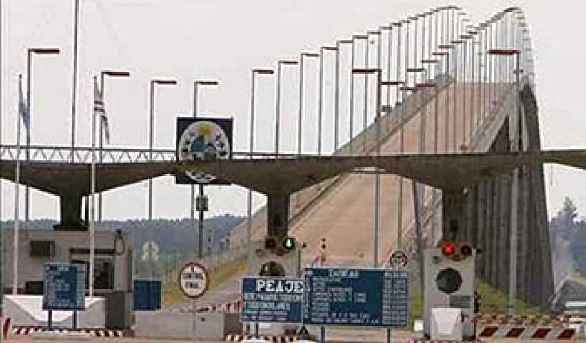 Gobierno uruguayo firm&oacute; decreto con medidas sanitarias para ingreso al pa&iacute;s