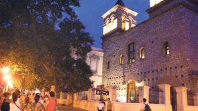 Iglesia de la Compañía de Jesús, parte de la Manzana Jesuítica y una de las fachadas que se visitan en el circuito “Córdoba Iluminada”