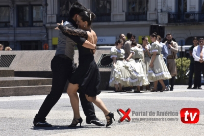 Viernes en la Plaza: iniciativa cultural del Radisson Montevideo