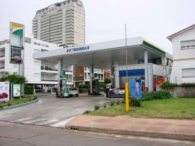 Hablan los que "les duele" de verdad el conflicto de las estaciones de servicio y las tarjetas