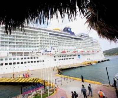 Isla de Roat&aacute;n recibi&oacute; un 12 por ciento m&aacute;s de cruceristas