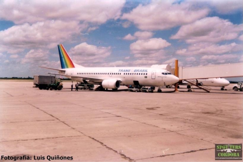 Transbrasil operando en el aeropuerto de C&oacute;rdoba en 1997. 