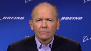 Espantada en Boeing: su CEO anuncia su renuncia en plena crisis