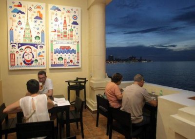 Restaurantes &eacute;tnicos privados se abren paso en Cuba a pesar de la escasez de suministros