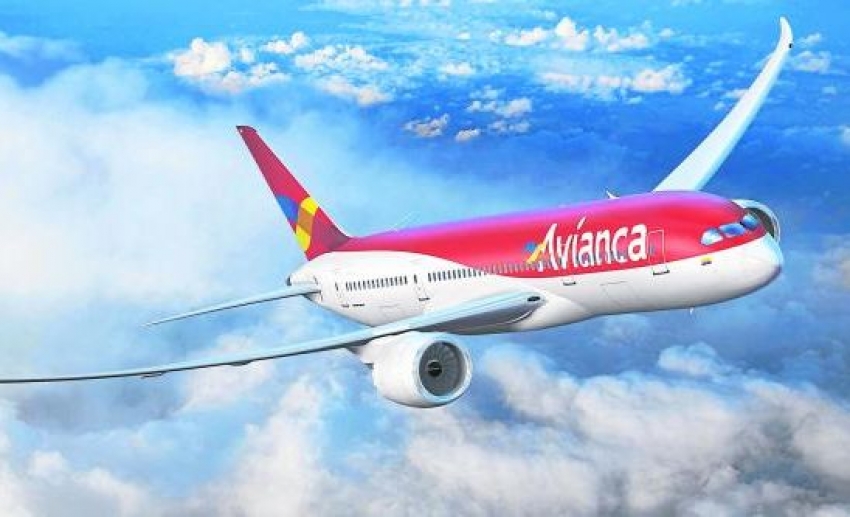 Comienzan despidos en Avianca por cancelaci&oacute;n de rutas