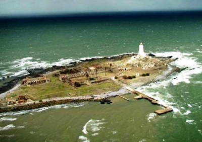 Isla de Flores, una caminata por el 1800