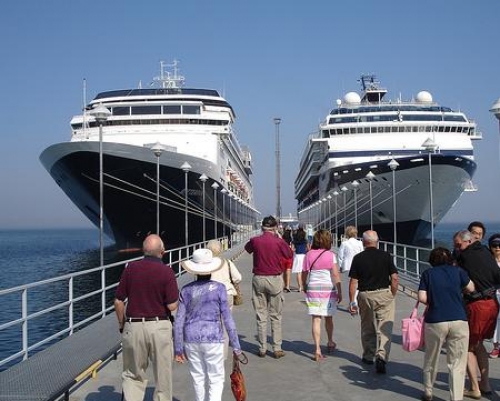 Para muchos mayores de 50 años el “crucero del amor” sigue navegando