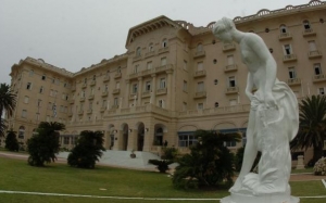 Hotel: funciona desde el año 1930 y es una postal de Piriápolis.