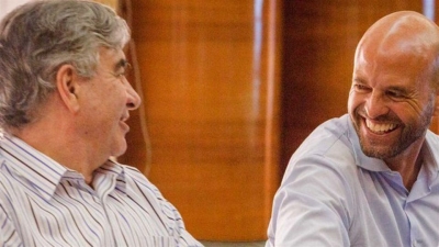 Guillermo Dietrich y Mario Dell&acute;Acqua resolvieron contratar una consultora extranjera para relanzar Aerol&iacute;neas Plus.