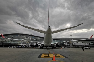 Aviación colombiana enfrenta ajustes, pero no está en crisis generalizada