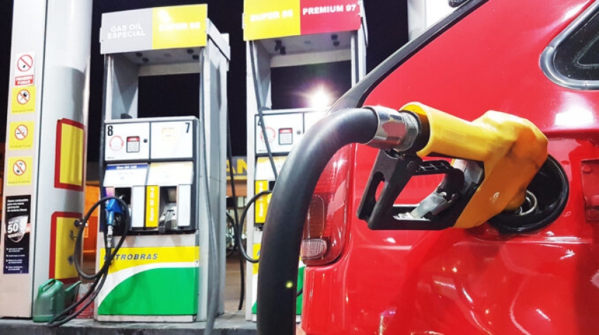 Uruguay: podr&iacute;an eliminar descuento a las naftas en frontera con Argentina