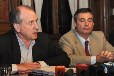 Ejecutivo y bancada del FA acuerdan institucionalizar el FONDES