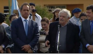 Y Mujica sigue ol&iacute;mpico, aclamado en el exterior