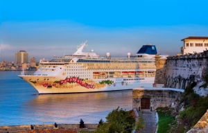 El Norwegian Sky entrando en La Habana.