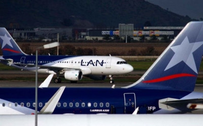 Latam extiende plazo de cancelaci&oacute;n y reprogramaci&oacute;n de vuelos por huelga