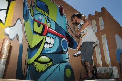 Enjoy Conrad apoy&oacute; intervenci&oacute;n art&iacute;stica de j&oacute;venes en muros de Punta del Este