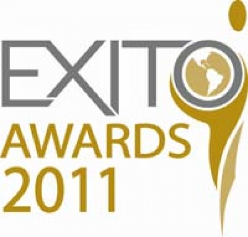 "Hemos premiado a su empresa, p&aacute;guenos ..."