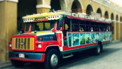 Cartagena de Indias en una chiva rumbera