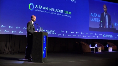 Ministro Dietrich en FORO DE ALTA: "el sector aeron&aacute;utico es estrat&eacute;gico y los gobiernos tienen que trabajar muy cerca de la industria"